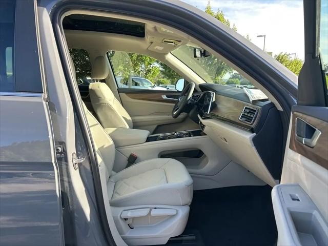 2026 Volkswagen Atlas SE with Technology
