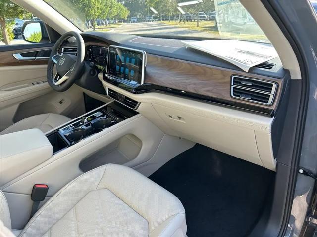 2026 Volkswagen Atlas SE with Technology