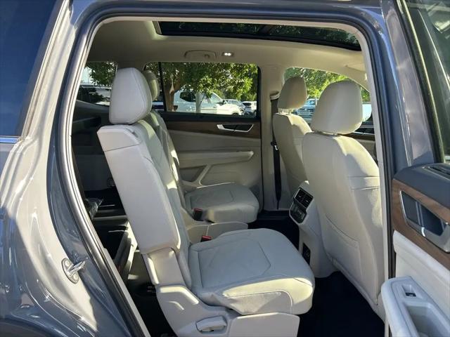 2026 Volkswagen Atlas SE with Technology