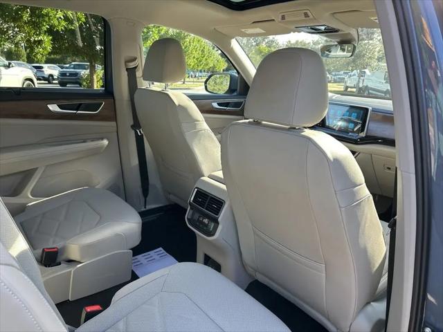 2026 Volkswagen Atlas SE with Technology