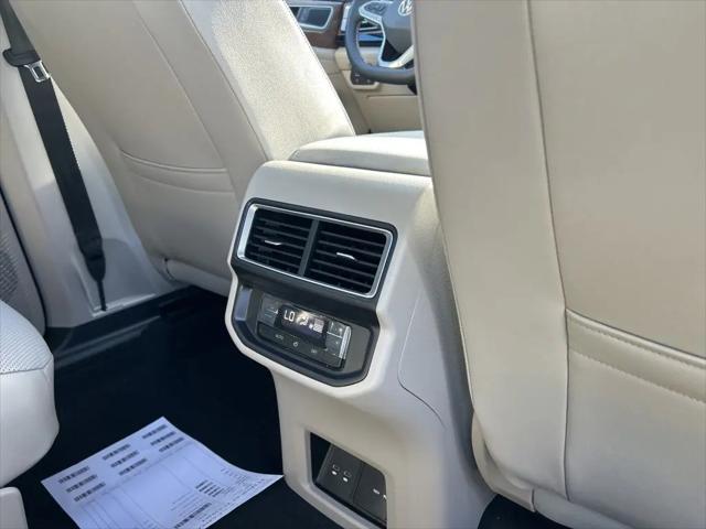 2026 Volkswagen Atlas SE with Technology