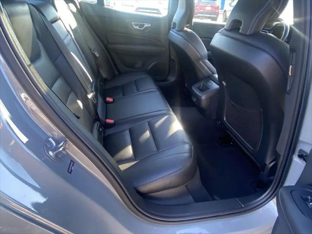 2024 Volvo S60 B5 Core Dark Theme