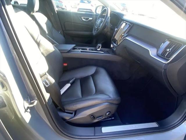 2024 Volvo S60 B5 Core Dark Theme