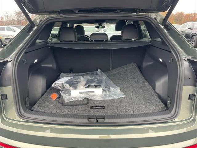 2026 Volkswagen Atlas Cross Sport SEL Premium R-Line