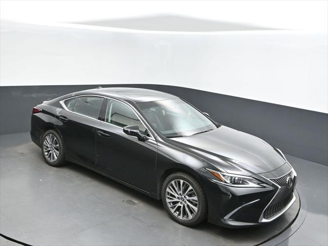 2020 Lexus ES 350's photo
