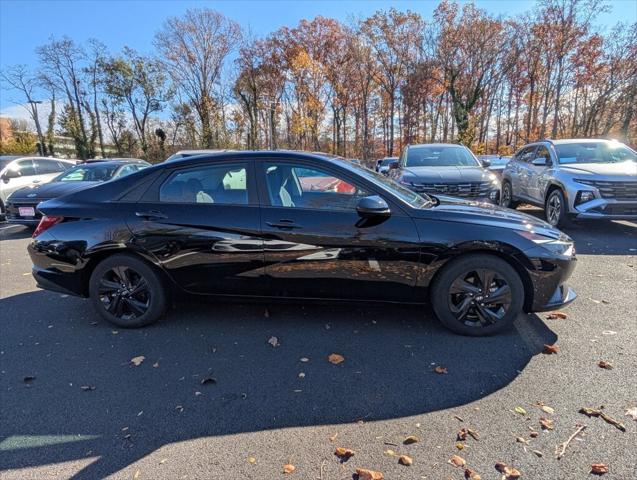 2023 Hyundai Elantra Hybrid Blue 2023 Hyundai Elantra Hybrid Blue