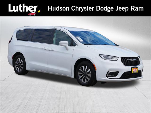 2022 Chrysler Pacifica Hybrid Touring L