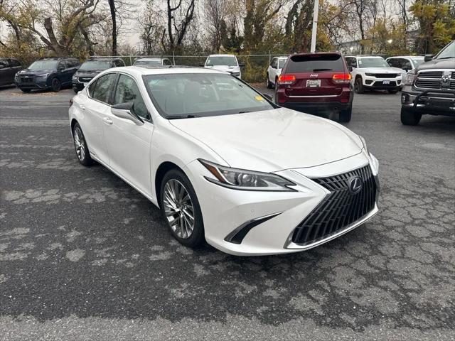 2022 Lexus ES 300h Luxury 2022 Lexus ES 300h Luxury