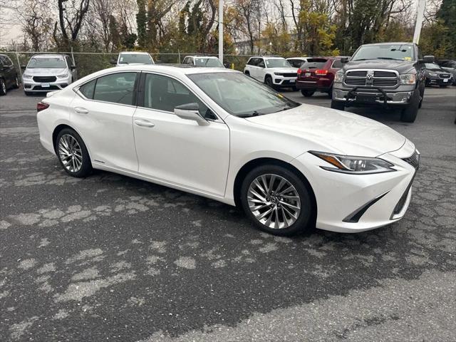2022 Lexus ES 300h Luxury 2022 Lexus ES 300h Luxury