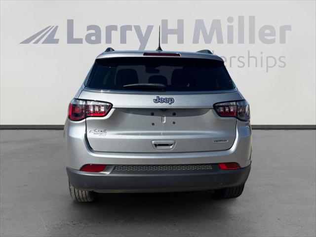 2022 Jeep Compass Latitude FWD 2022 Jeep Compass Latitude FWD