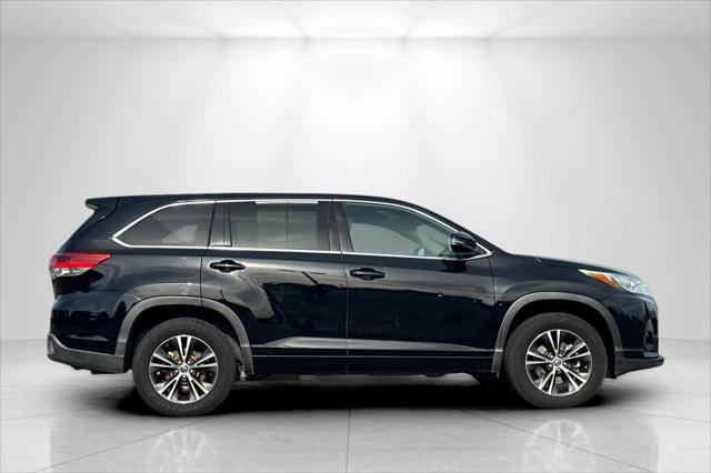2018 Toyota Highlander LE 2018 Toyota Highlander LE