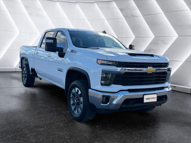 2024 Chevrolet Silverado 2500HD 4WD Crew Cab Standard Bed LT