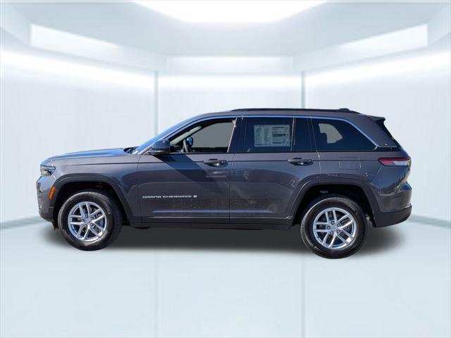 2025 Jeep Grand Cherokee GRAND CHEROKEE LAREDO X 4X2