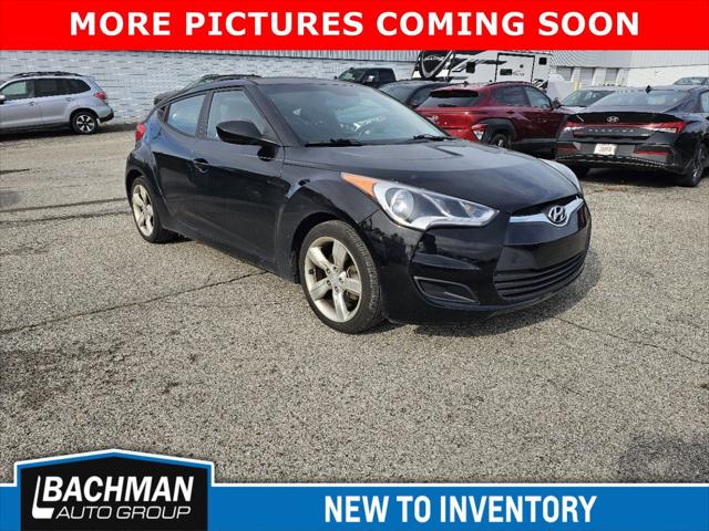 2014 Hyundai Veloster Base w/Black 2014 Hyundai Veloster Base w/Black
