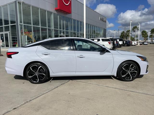 2023 Nissan Altima SR FWD