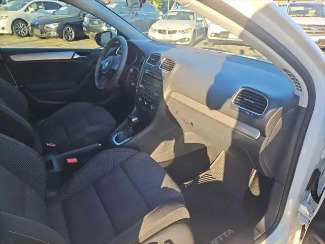 2011 Volkswagen Golf 2.5L 4-Door