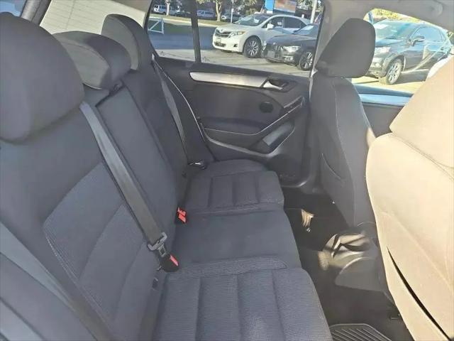 2011 Volkswagen Golf 2.5L 4-Door