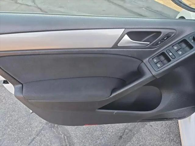 2011 Volkswagen Golf 2.5L 4-Door