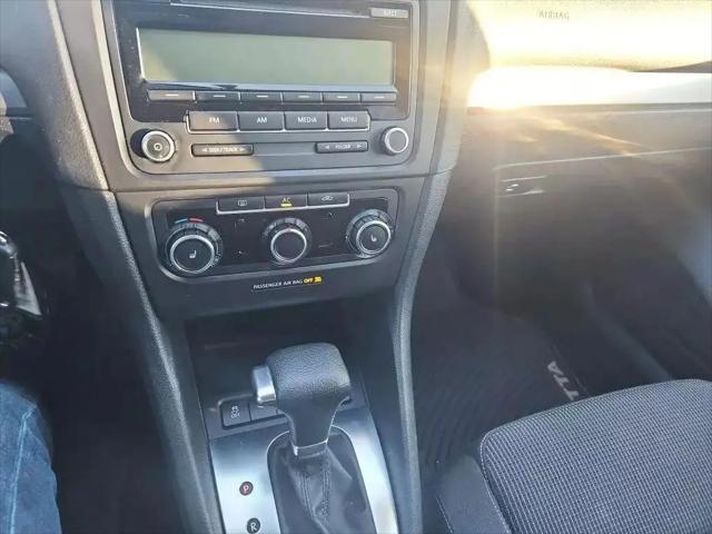 2011 Volkswagen Golf 2.5L 4-Door