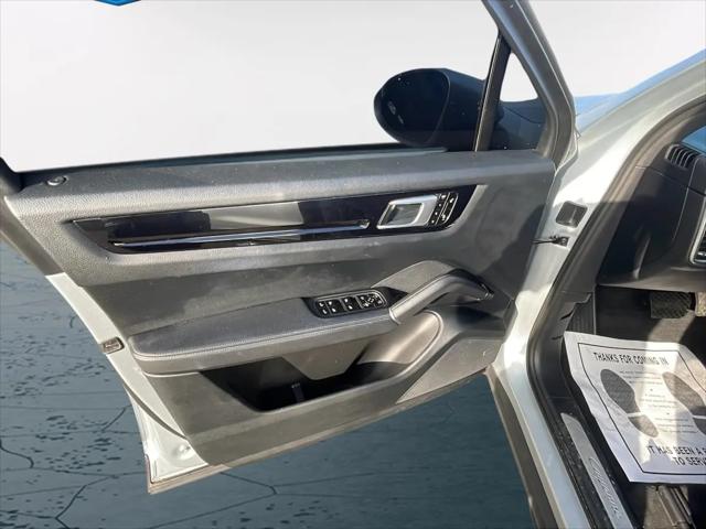 2019 Porsche Cayenne Standard