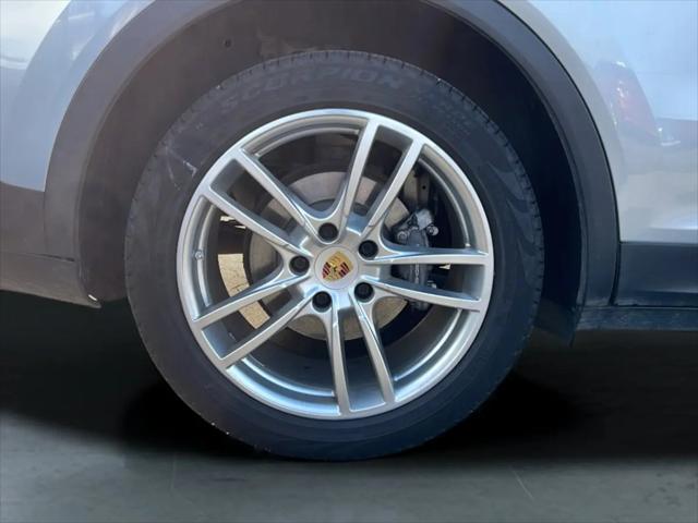 2019 Porsche Cayenne Standard