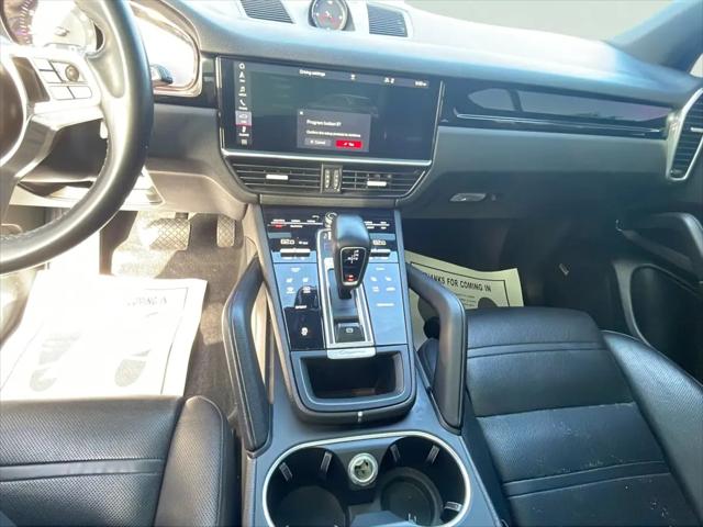 2019 Porsche Cayenne Standard