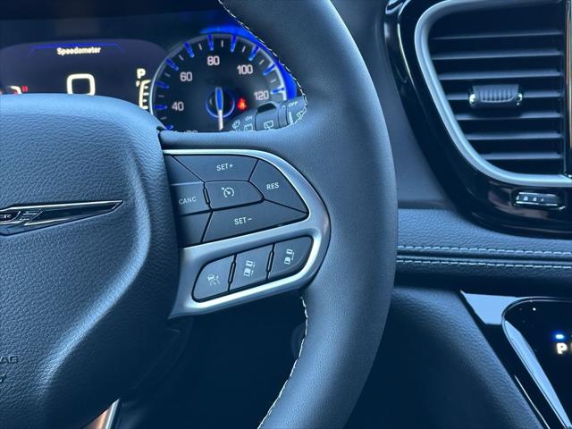 2026 Chrysler Pacifica Select AWD