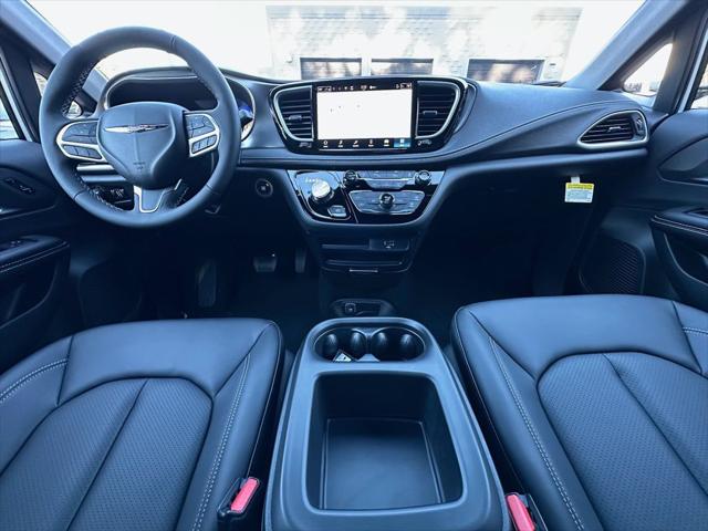 2026 Chrysler Pacifica Select AWD