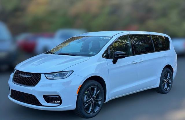 2026 Chrysler Pacifica Select AWD