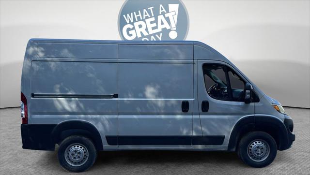 2026 Ram ProMaster 2500 Cargo Van Tradesman High Roof 136" WB w/Pass Seat