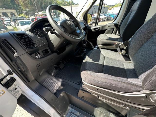 2026 Ram ProMaster Cargo Van Tradesman High Roof 136" WB w/Pass Seat