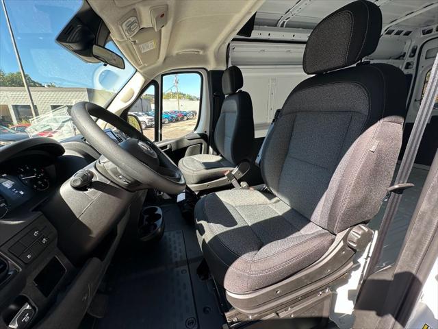 2026 Ram ProMaster Cargo Van Tradesman High Roof 136" WB w/Pass Seat