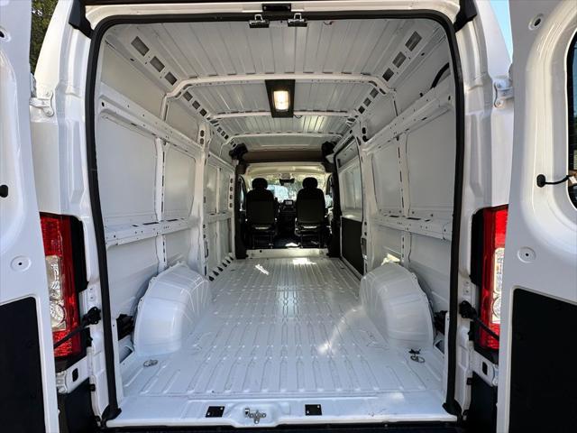 2026 Ram ProMaster Cargo Van Tradesman High Roof 136" WB w/Pass Seat