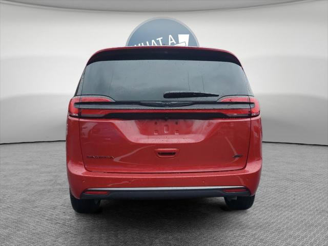 2026 Chrysler Pacifica Select AWD