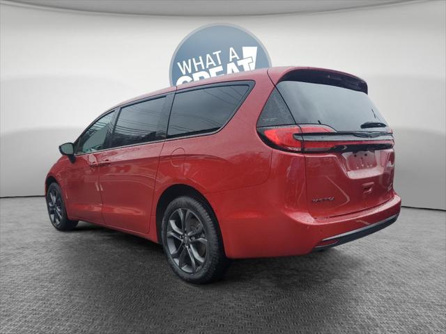 2026 Chrysler Pacifica Select AWD