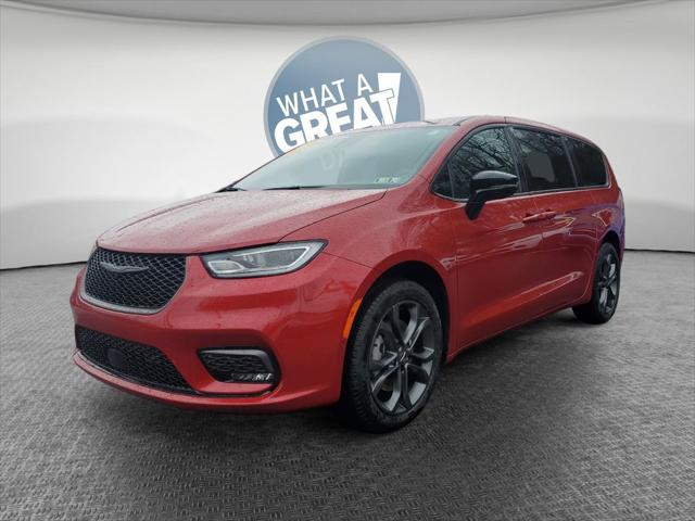2026 Chrysler Pacifica Select AWD