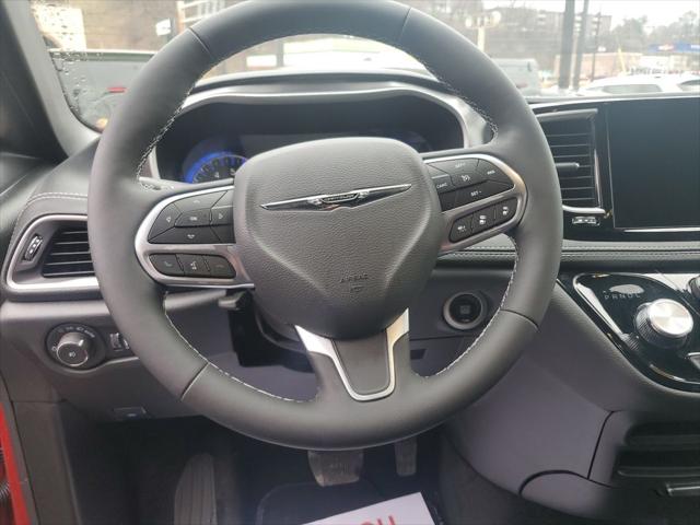 2026 Chrysler Pacifica Select AWD
