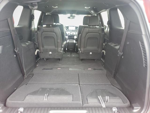 2026 Chrysler Pacifica Select AWD