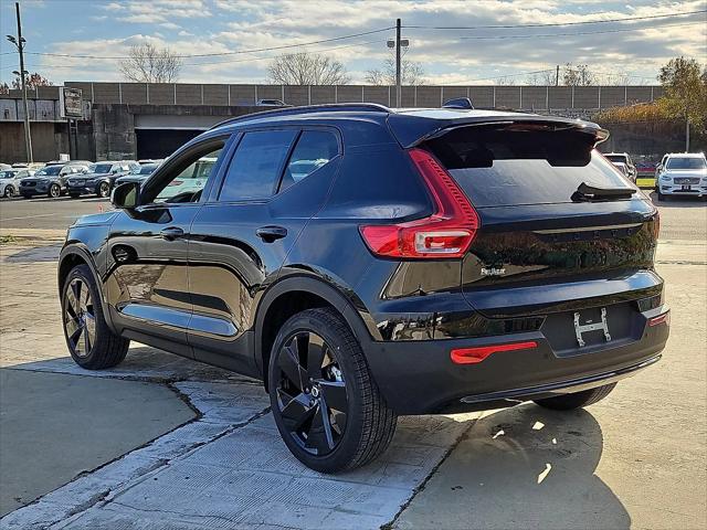 2026 Volvo XC40 Black Edition Ultra, B5 AWD Gas (mild hybrid)