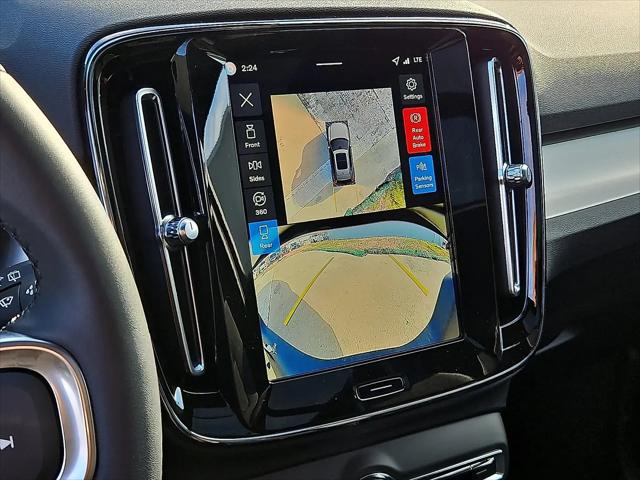 2026 Volvo XC40 Black Edition Ultra, B5 AWD Gas (mild hybrid)