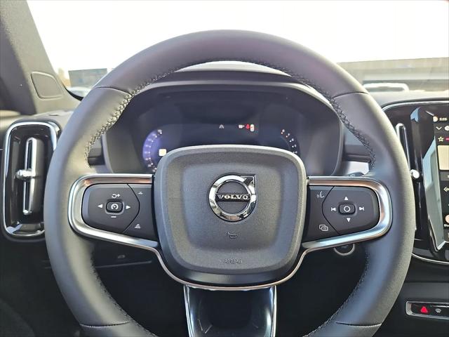2026 Volvo XC40 Black Edition Ultra, B5 AWD Gas (mild hybrid)