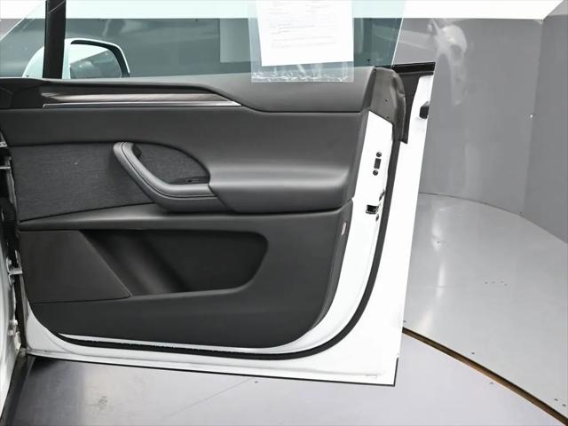 2023 Tesla Model X Standard Range