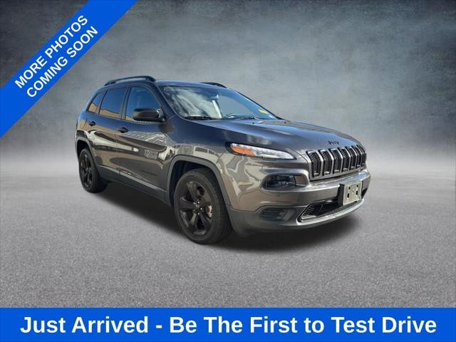2017 Jeep Cherokee Altitude FWD 2017 Jeep Cherokee Altitude FWD