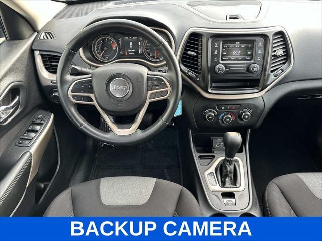 2017 Jeep Cherokee Altitude FWD 2017 Jeep Cherokee Altitude FWD