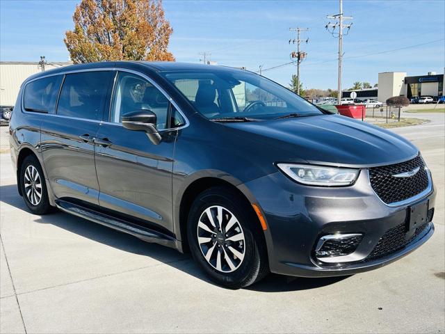 2022 Chrysler Pacifica Hybrid Touring L 2022 Chrysler Pacifica Hybrid Touring L