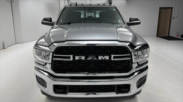 2022 RAM 3500 Tradesman Crew Cab 4x4 8 Box