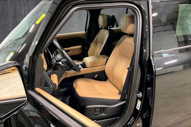 2025 Land Rover Defender 110 P525 V8