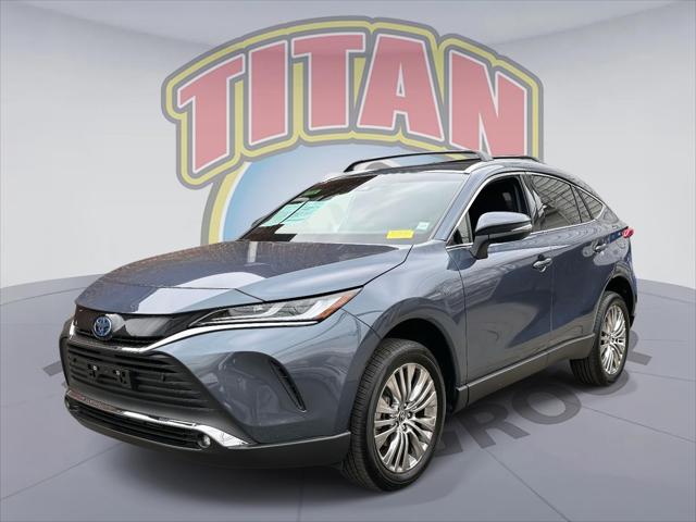 2023 Toyota Venza XLE's photo