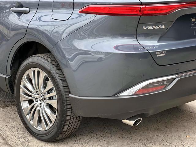 2023 Toyota Venza XLE [9]