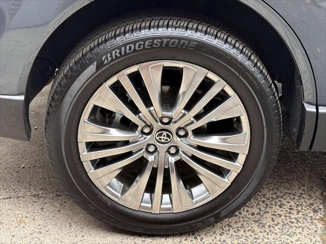 2023 Toyota Venza XLE [10]